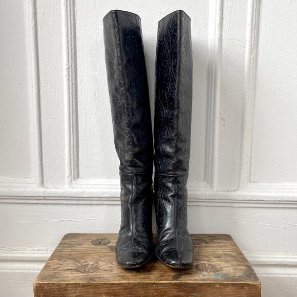 DKNY VTG 90s Embossed Leather Riding Boots Floral Motif Stacked Heel 7.5 Italy - Picture 7 of 11